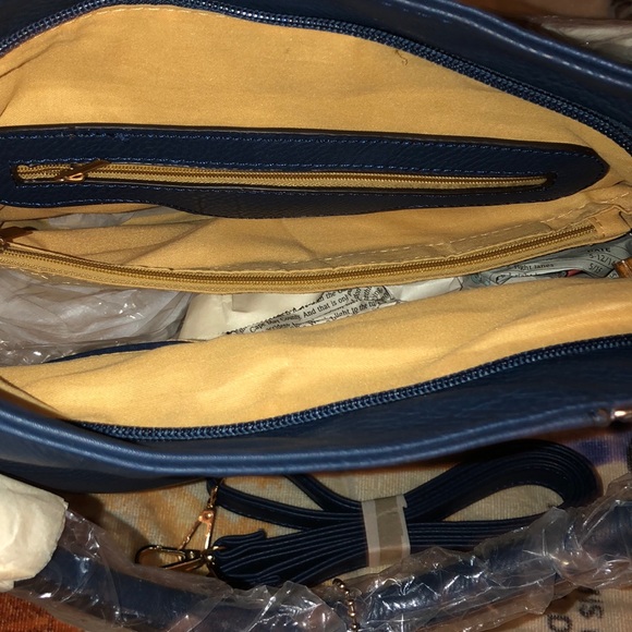 Handbag - Picture 4 of 8